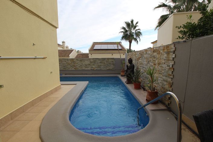 Image No.37-4 Bed Villa for sale