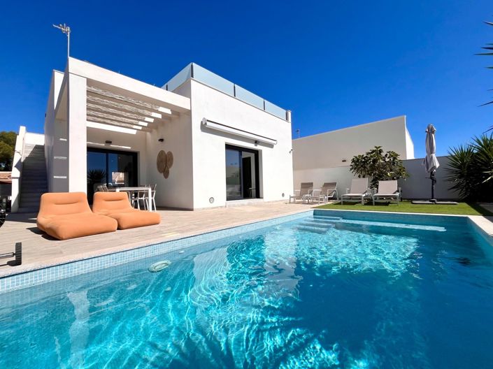 Image No.1-3 Bed Villa for sale