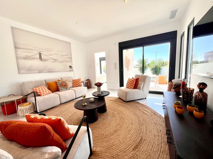 Image No.2-3 Bed Villa for sale