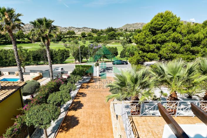 Image No.52-6 Bed Villa / Detached for sale