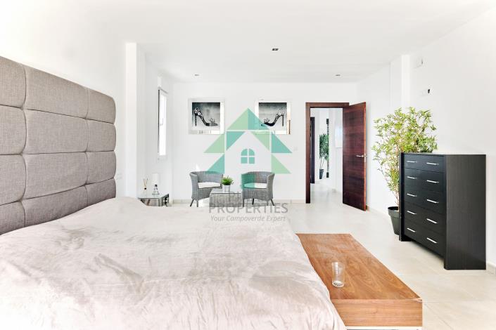 Image No.17-6 Bed Villa / Detached for sale