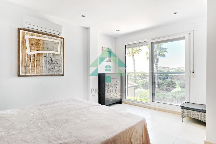 Image No.28-6 Bed Villa / Detached for sale