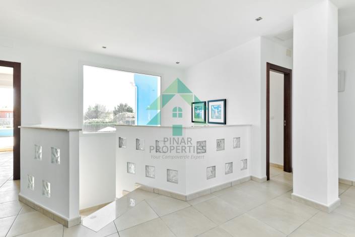 Image No.14-6 Bed Villa / Detached for sale