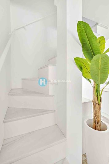 Image No.12-2 Bed Townhouse for sale