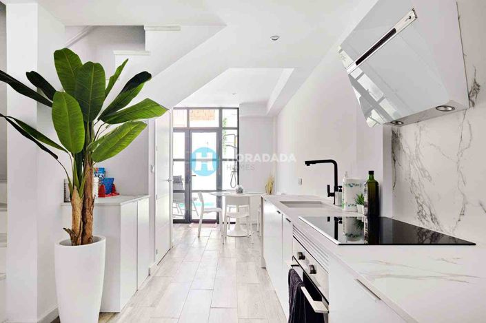 Image No.2-2 Bed Townhouse for sale