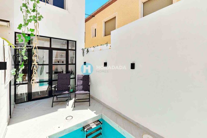 Image No.9-2 Bed Townhouse for sale