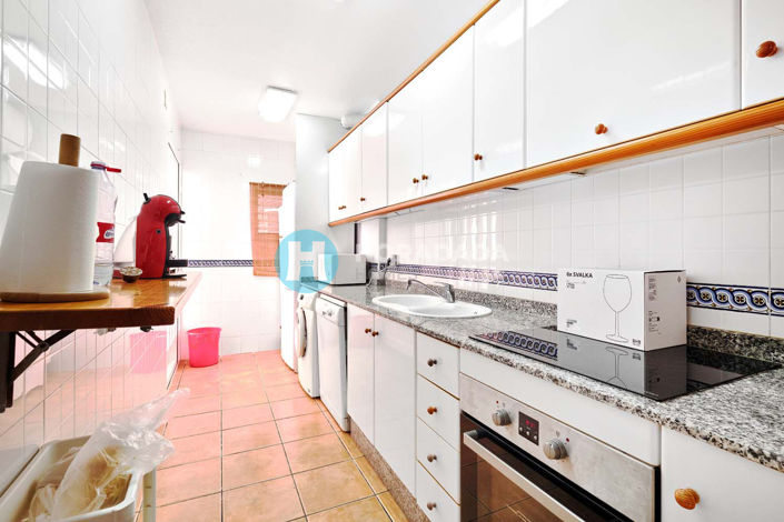 Image No.16-4 Bed Semi-Detached for sale