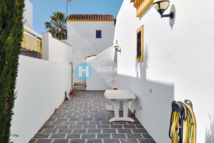 Image No.18-4 Bed Semi-Detached for sale