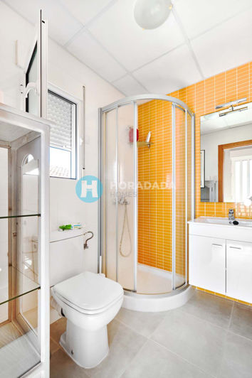 Image No.25-4 Bed Semi-Detached for sale