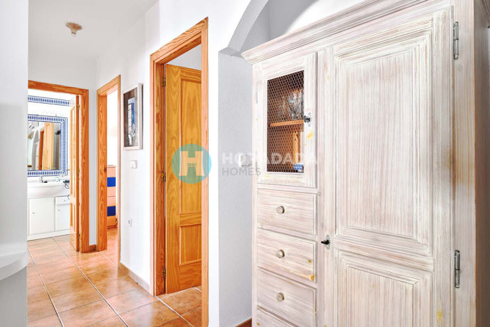 Image No.28-4 Bed Semi-Detached for sale