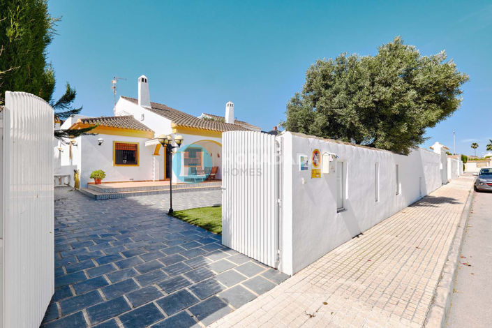 Image No.6-4 Bed Semi-Detached for sale