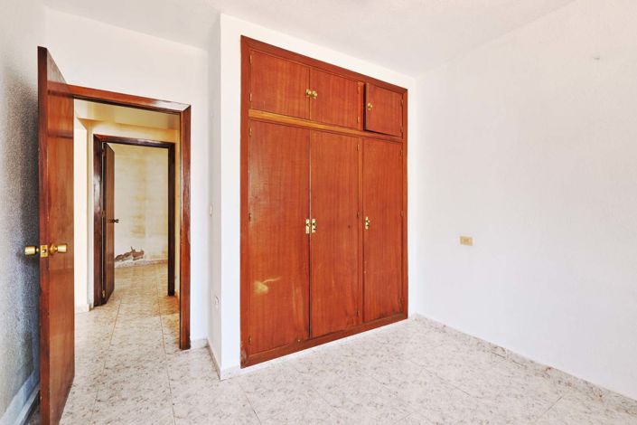 Image No.15-3 Bed Townhouse for sale