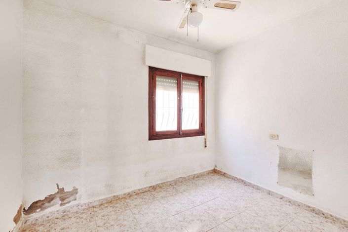 Image No.18-3 Bed Townhouse for sale