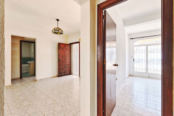 Image No.21-3 Bed Townhouse for sale