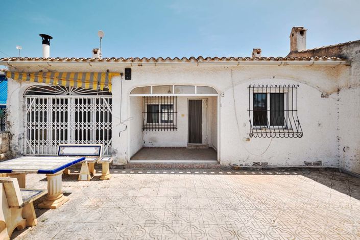 Image No.31-3 Bed Townhouse for sale