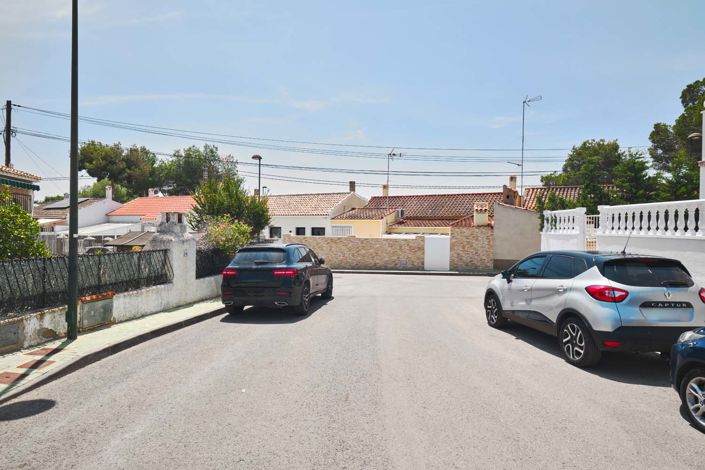 Image No.35-3 Bed Townhouse for sale