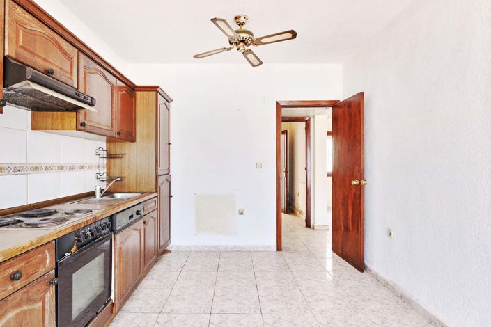 Image No.6-3 Bed Townhouse for sale