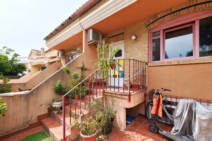 Image No.14-5 Bed Townhouse for sale