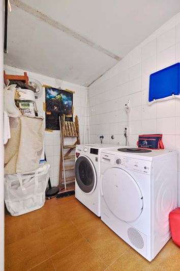 Image No.20-5 Bed Townhouse for sale