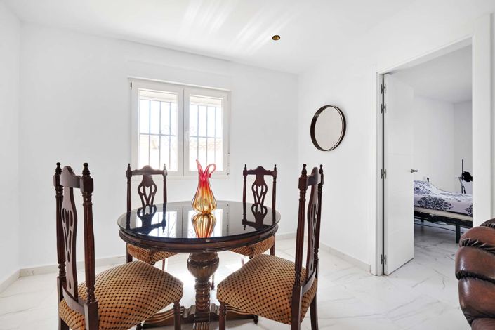 Image No.13-6 Bed Villa for sale