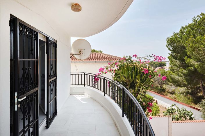 Image No.19-6 Bed Villa for sale