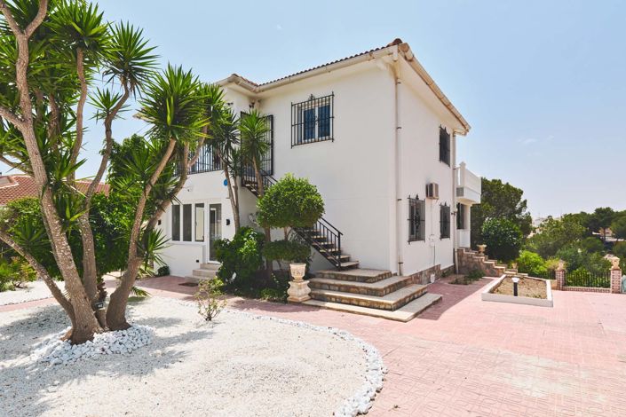 Image No.3-6 Bed Villa for sale