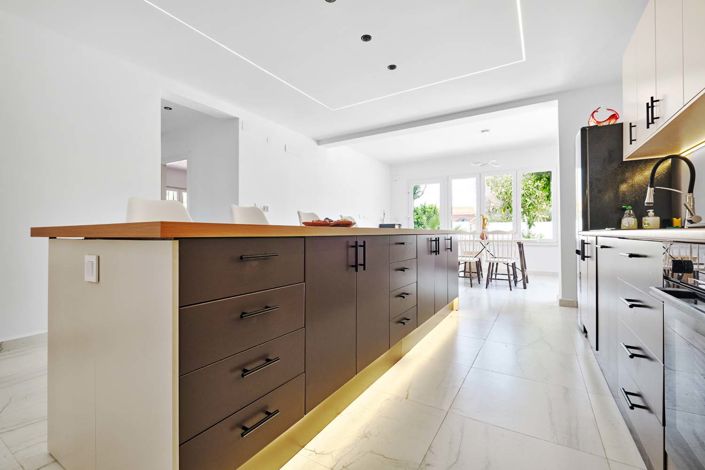 Image No.8-6 Bed Villa for sale