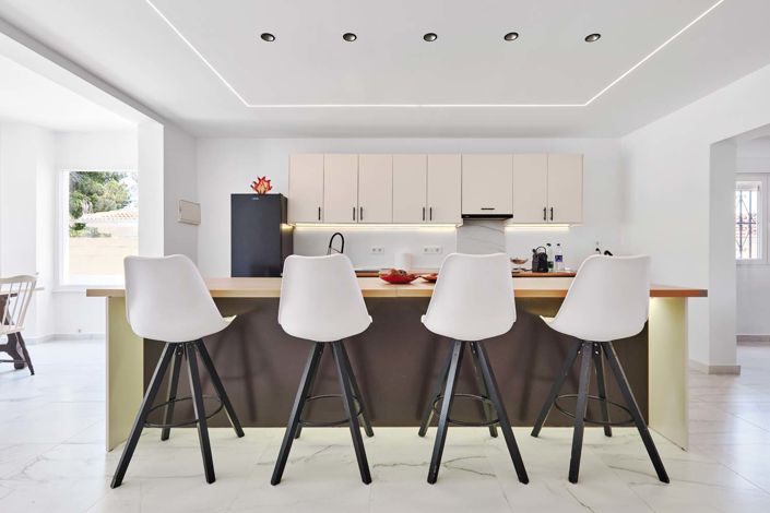 Image No.9-6 Bed Villa for sale