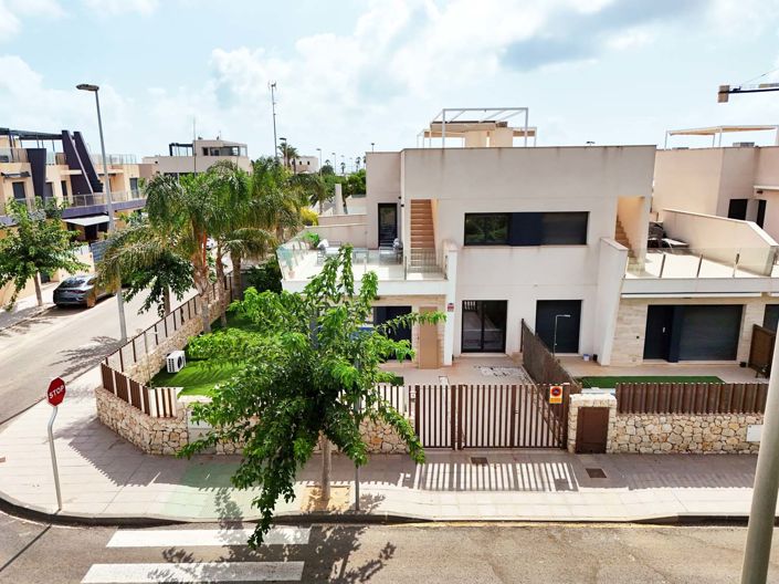 Image No.26-3 Bed Semi-Detached for sale