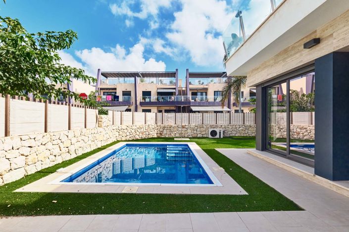 Image No.39-3 Bed Semi-Detached for sale