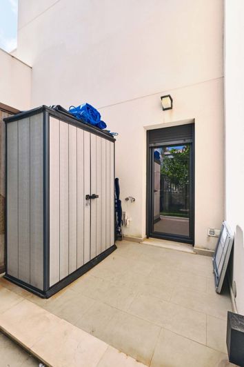 Image No.42-3 Bed Semi-Detached for sale