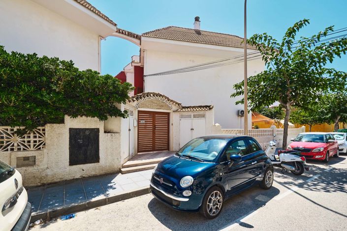 Image No.18-3 Bed Townhouse for sale