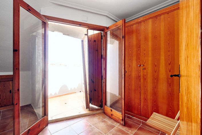 Image No.42-3 Bed Townhouse for sale