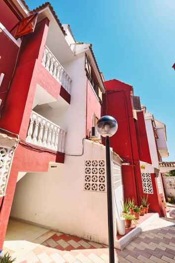 Image No.8-3 Bed Townhouse for sale