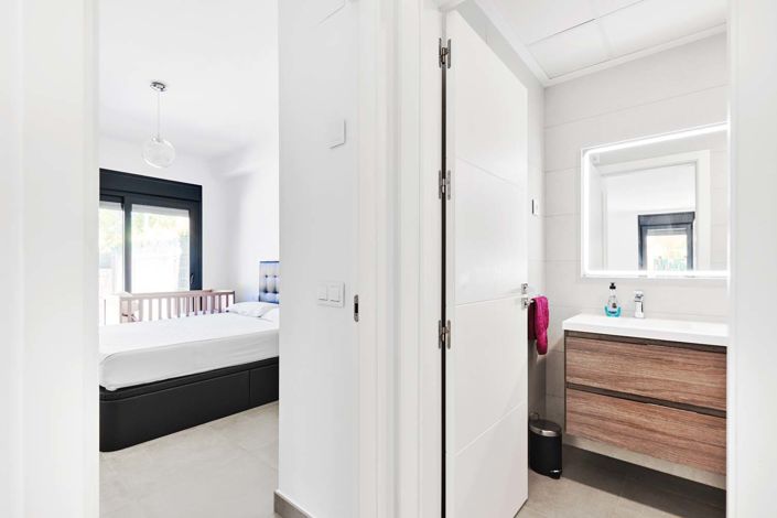 Image No.17-3 Bed Semi-Detached for sale