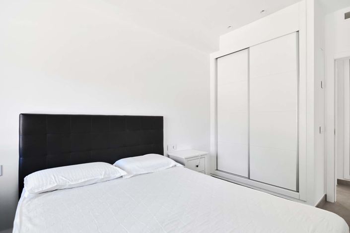 Image No.19-3 Bed Semi-Detached for sale