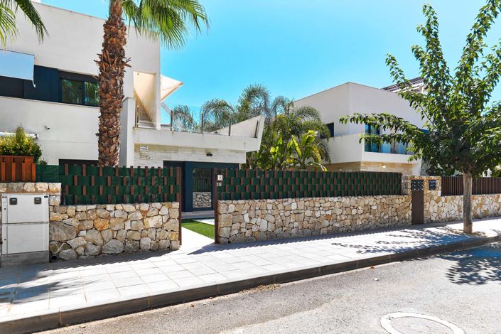 Image No.43-3 Bed Semi-Detached for sale