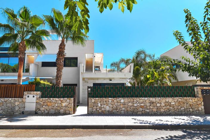 Image No.44-3 Bed Semi-Detached for sale