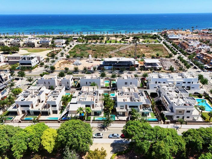 Image No.47-3 Bed Semi-Detached for sale