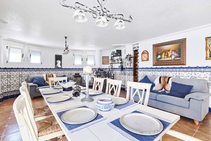 Image No.27-4 Bed Villa for sale