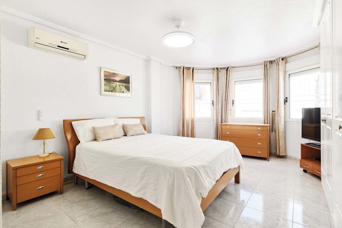 Image No.30-4 Bed Villa for sale