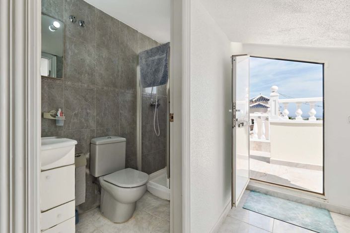 Image No.42-4 Bed Villa for sale