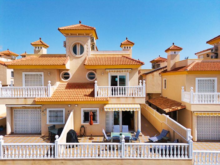 Image No.1-3 Bed Villa for sale