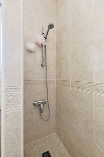 Image No.26-2 Bed Townhouse for sale