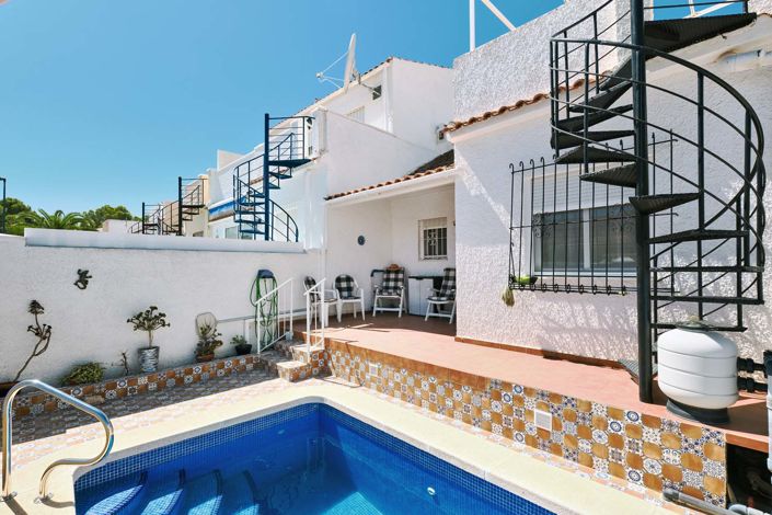 Image No.31-2 Bed Townhouse for sale