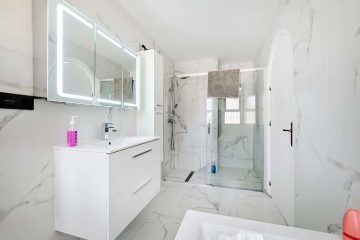 Image No.15-3 Bed Villa for sale