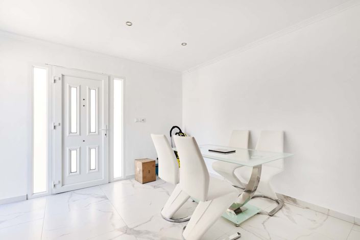 Image No.3-3 Bed Villa for sale