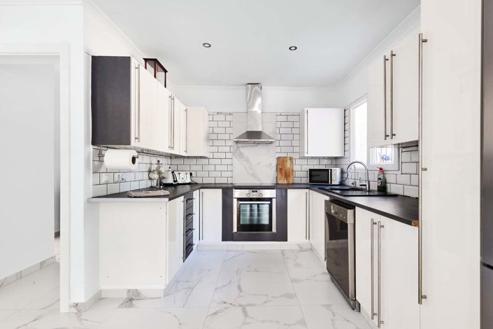 Image No.9-3 Bed Villa for sale