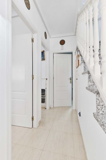 Image No.17-3 Bed Villa for sale