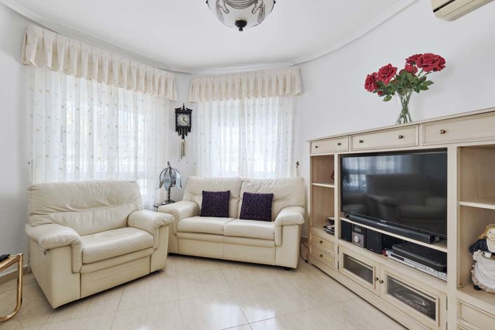 Image No.10-3 Bed Villa for sale